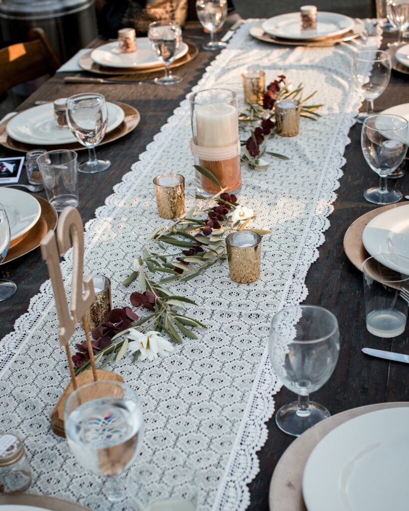 chemin de table en dentelle